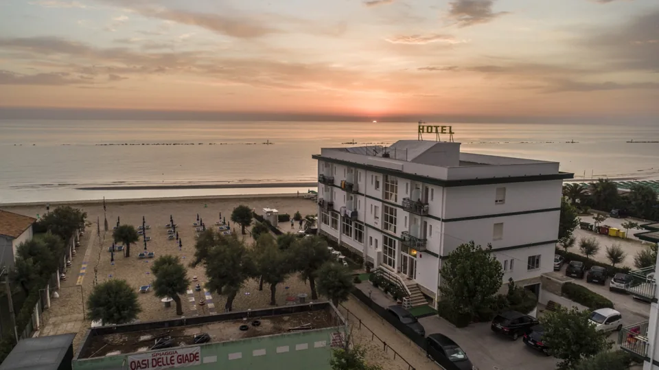 L’Hotel Internazionale direttamente sulla spiaggia a Torrette di Fano